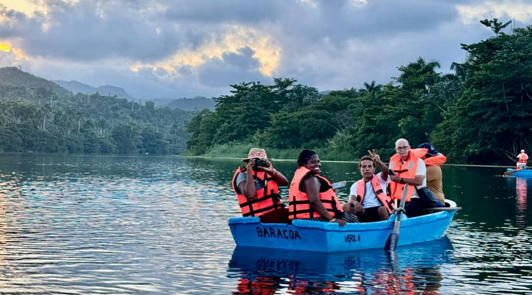 Excursiones en el Rio Toa